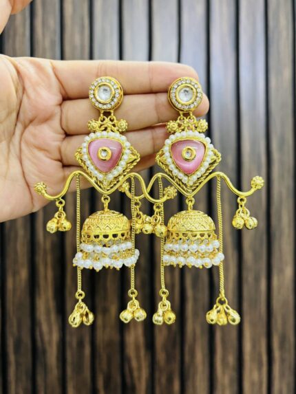 latkan brass earrings Pink