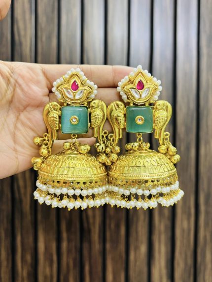 Rach brass earrings Mint