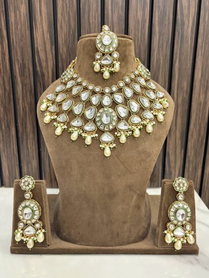 Astha Kundan necklace