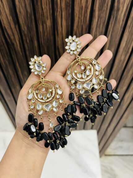 Shubhangi earrings black