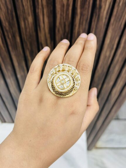 Circle kundan golden Ring