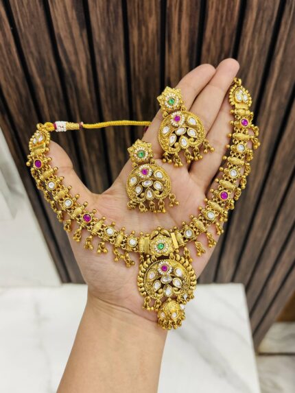 Anita gold a like necklace Ruby green