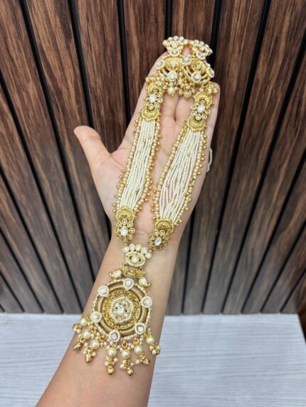 Shalu long gold a alike necklace