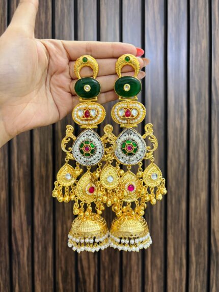 Kiyara brass earrings green