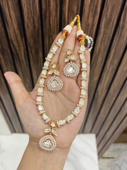 khayti Ad polki Neclace with earrings white