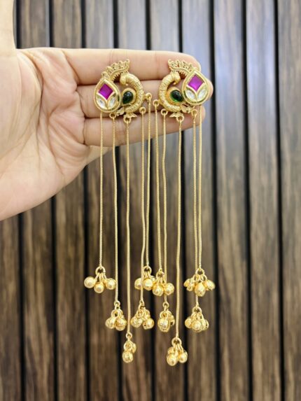 latkan brass earrings Pink