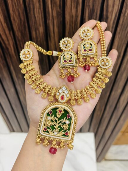 kareena gold a like necklace Green