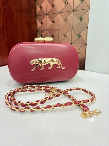 Beautiful animal clutch