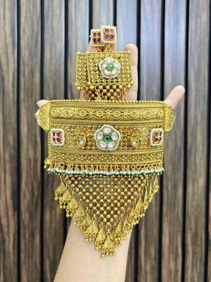 Priyanka gold a like necklace green