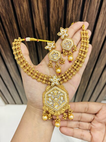 Rombus gold a like necklace